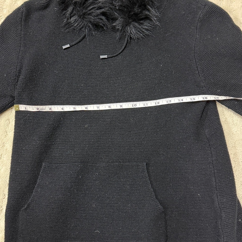 Angela Mara, Stylish Black Sweater with Faux Fur Hood, Size Large - Picture 9 of 12
